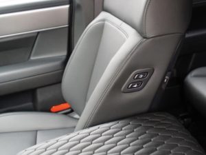 Alternative view of Nút chỉnh ghế bên phụ cho Santafe bản Prestige | Cắm giắc zin không cắt trích.