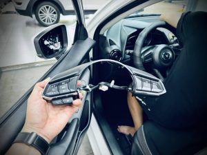 Alternative view of CỤM PHÍM CRUISE CONTROL + LIM + SET LỆNH TRÊN VÔ LĂNG MÀN ANDROID MAZDA 2
