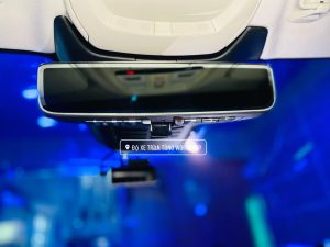 VOLVO EC40 NÂNG CẤP GƯƠNG CHIẾU HẬU KỸ THUẬT SỐ CHÍNH HÃNG VOLVO – DIGITAL INTERIOR REARVIEW MIRROR TÍCH HỢP HOMELINK.
